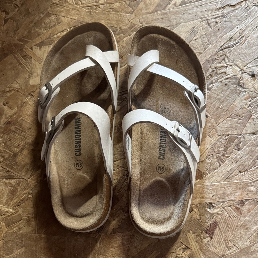 Cushionaire Women's White Sandals